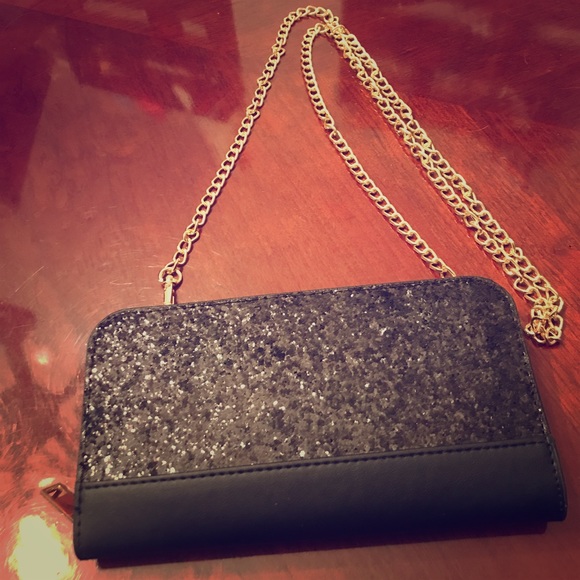 Maurices Handbags - 🏝 3/$25🏝 Black sequin Zippered Clutch🏝